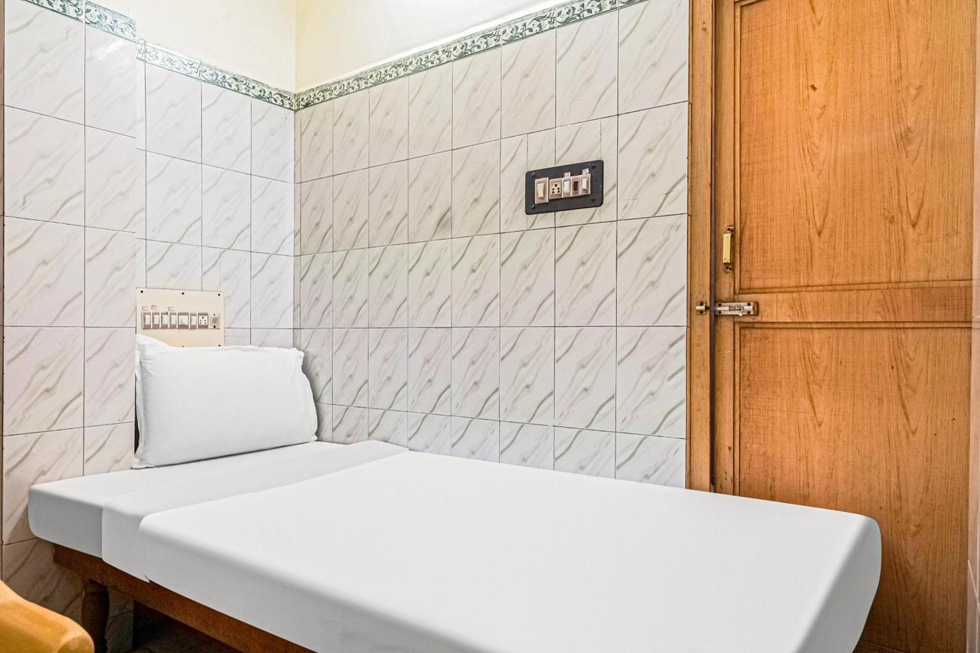 Hotel Spot On Venkata Sai Residency Tirupati Zewnętrze zdjęcie